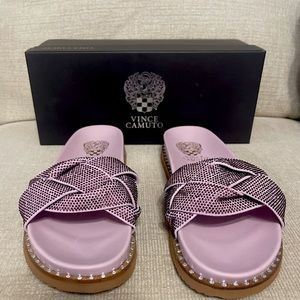 NEW in box Vince Camuto Kevin Braid Water Lily True Suede
Sandals Size 8 1/2 M